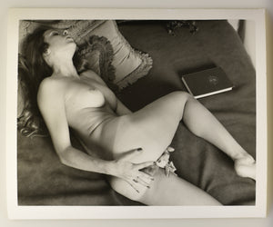 Original Photo Risqué Pinup Vintage Female Nude [RTR−F00120 ]