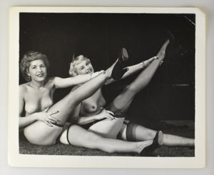 Original Photo Risqué Pinup Vintage Female Nude [RTR−F00228 ]